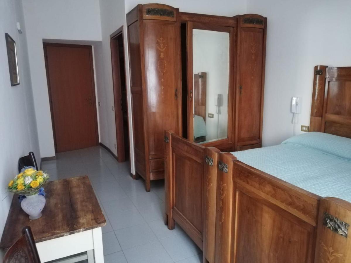 Готель Residenza Santa Valeria Caglio Екстер'єр фото
